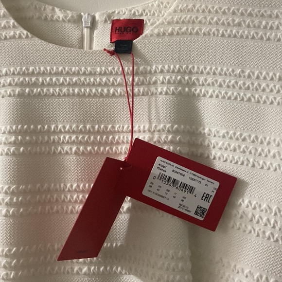 ❤️SOLD❤️ HUGO white dress - Picture 3 of 3